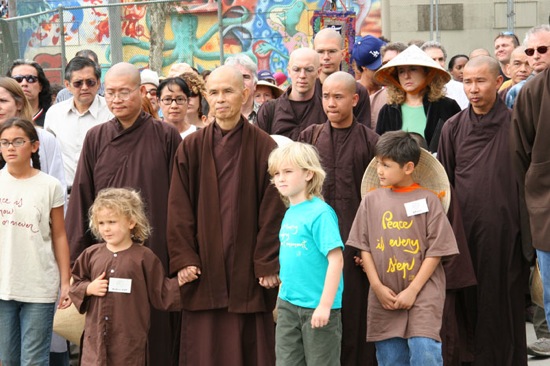 thich-nhat-hanh-peacemarch
